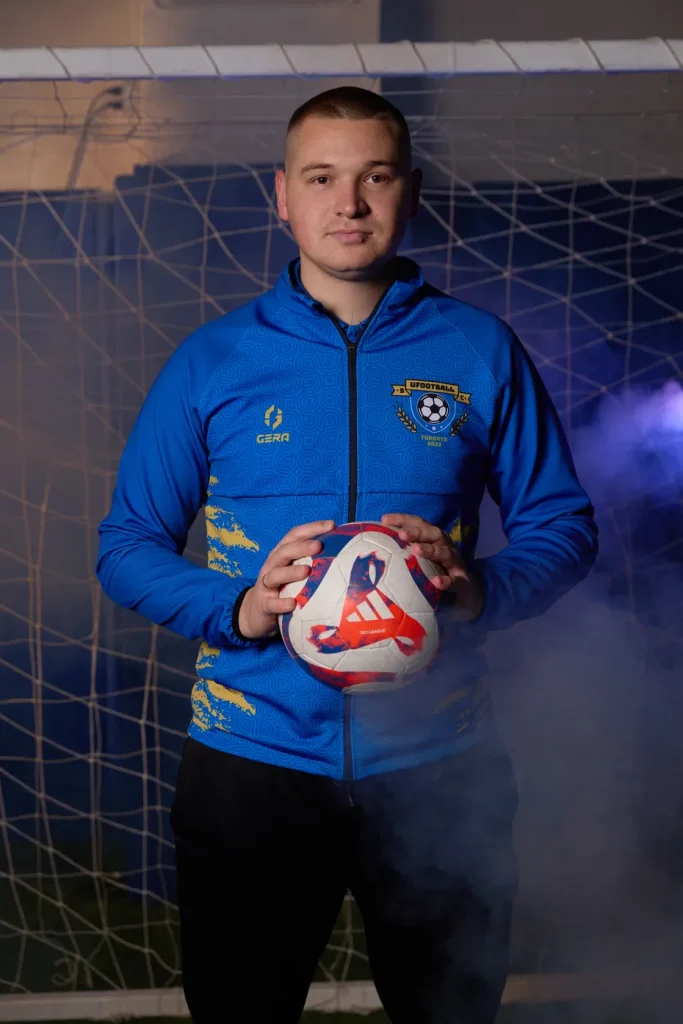 Goalkeeper coach training young players